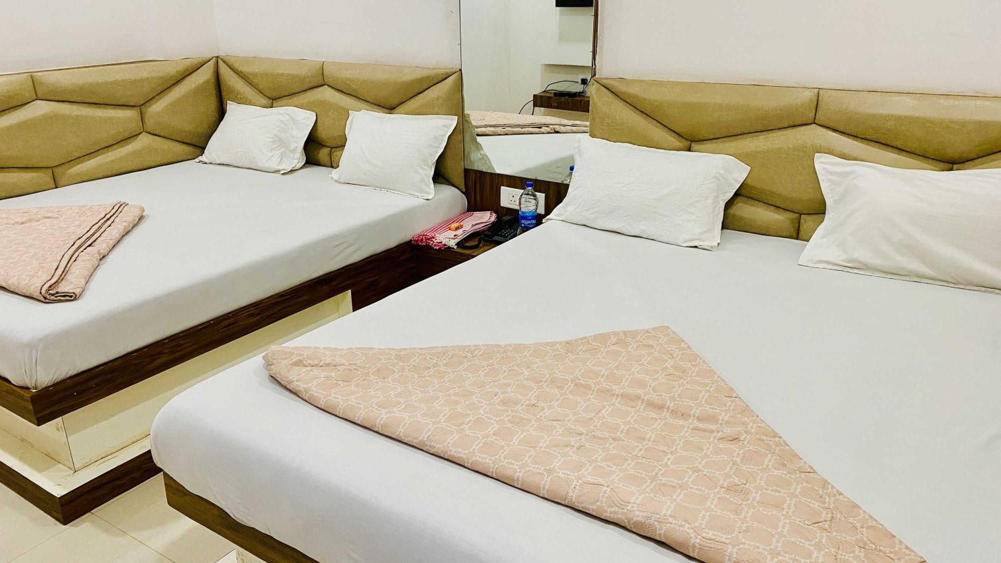 Hotel Gayatri Palace Godarpura Экстерьер фото