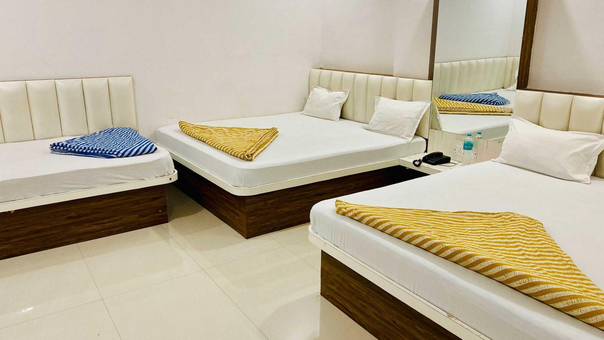 Hotel Gayatri Palace Godarpura Экстерьер фото