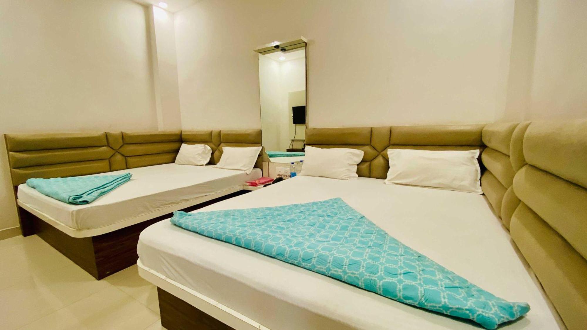 Hotel Gayatri Palace Godarpura Экстерьер фото