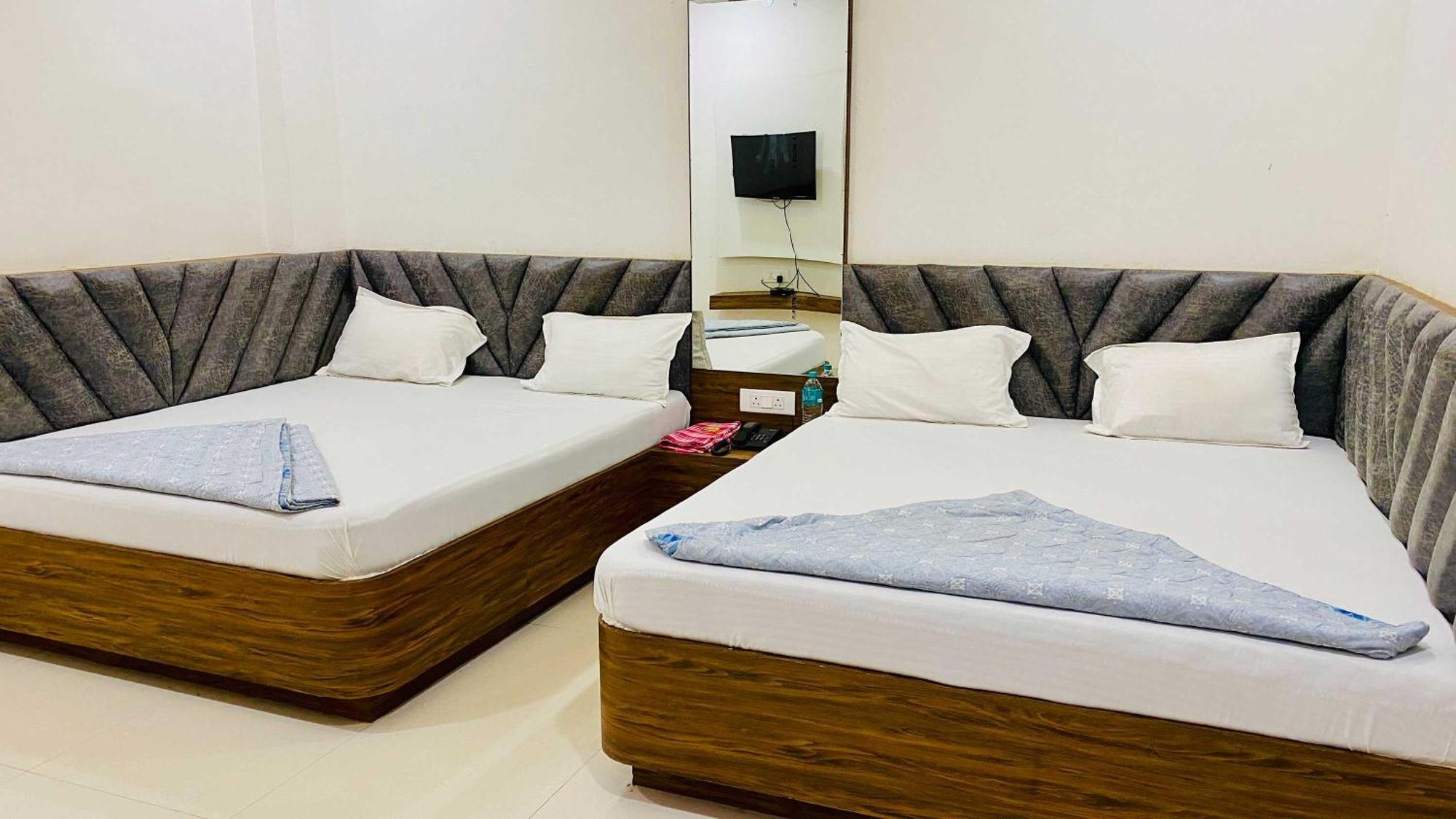 Hotel Gayatri Palace Godarpura Экстерьер фото