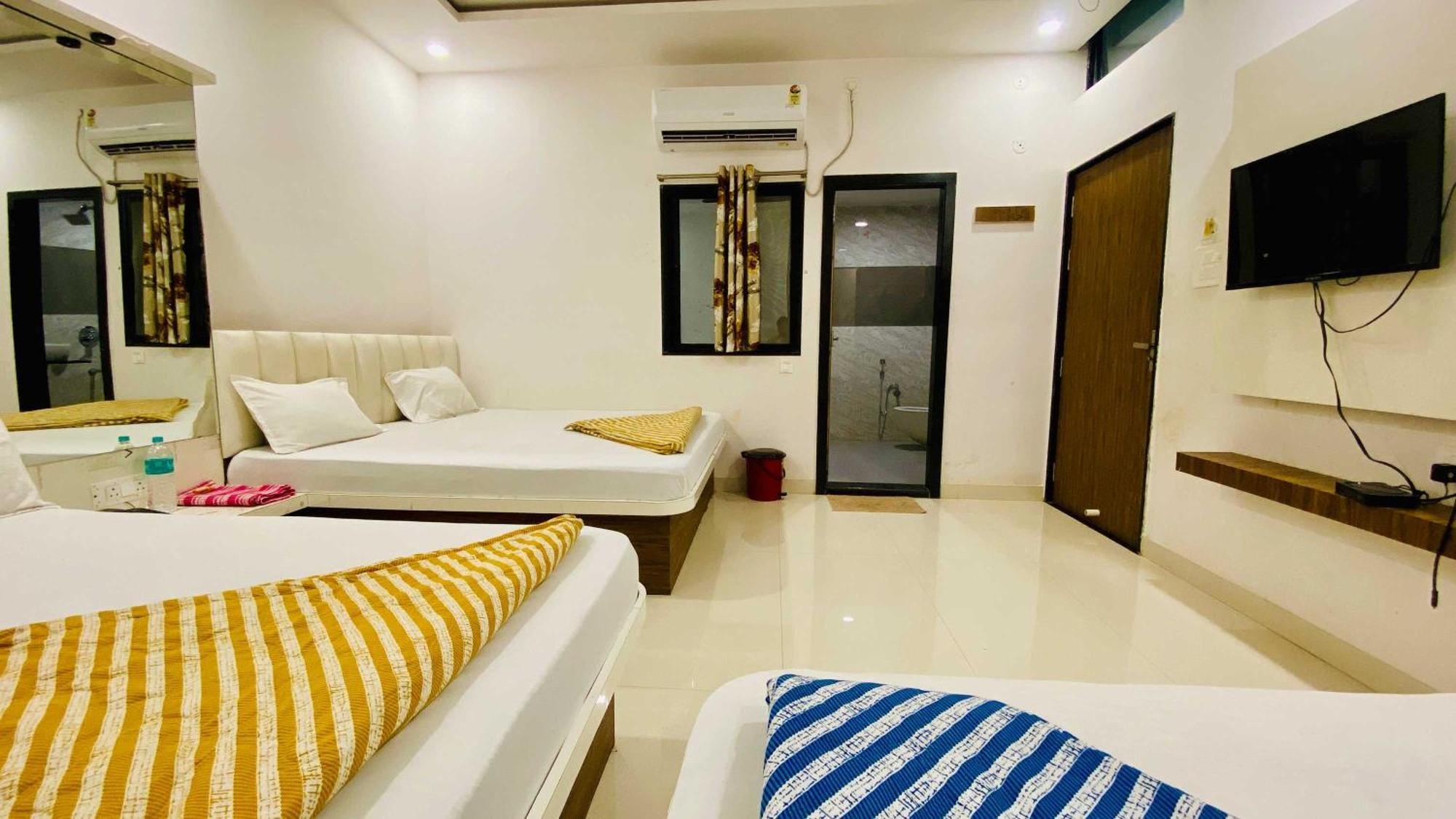 Hotel Gayatri Palace Godarpura Экстерьер фото