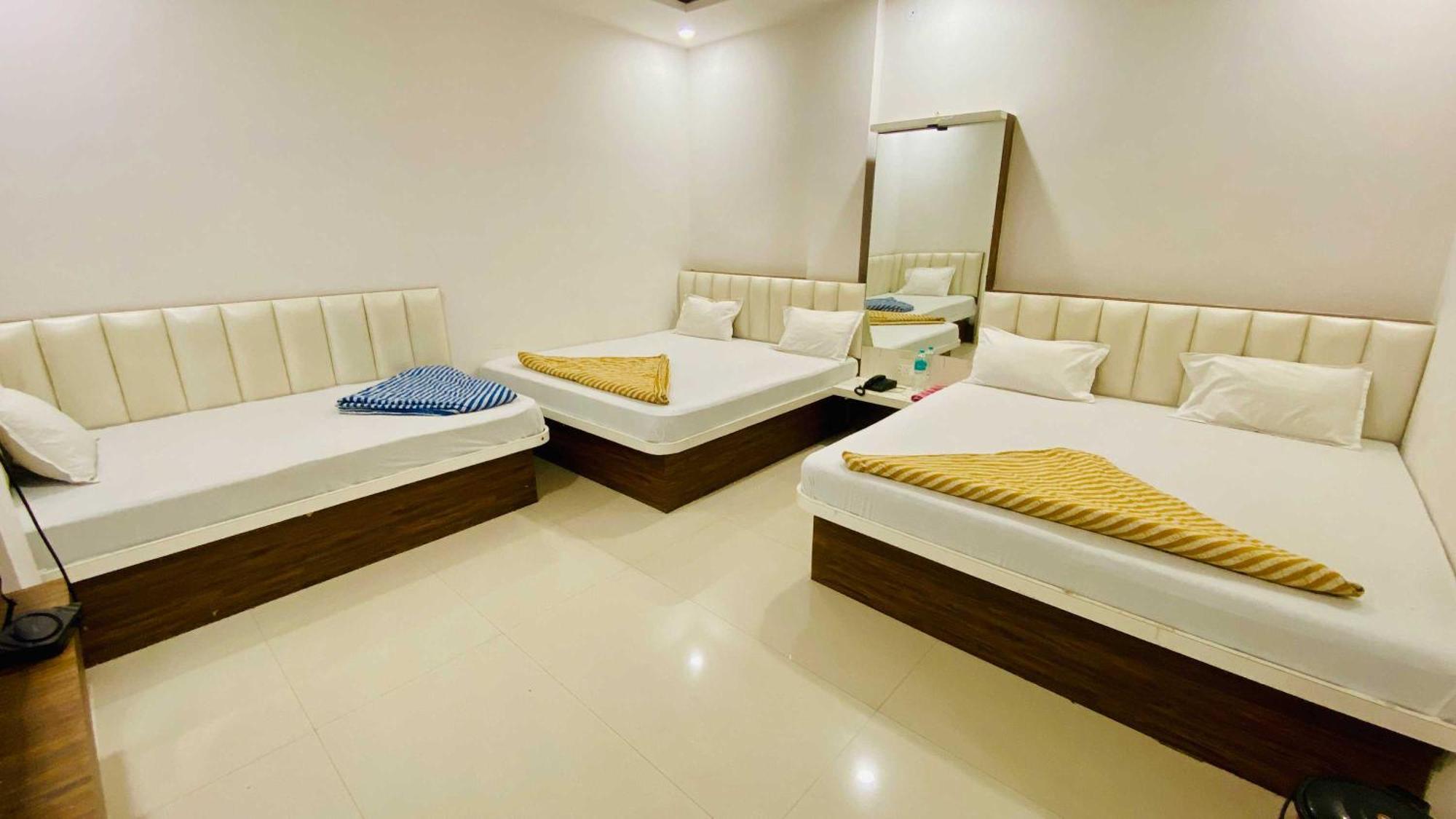 Hotel Gayatri Palace Godarpura Экстерьер фото