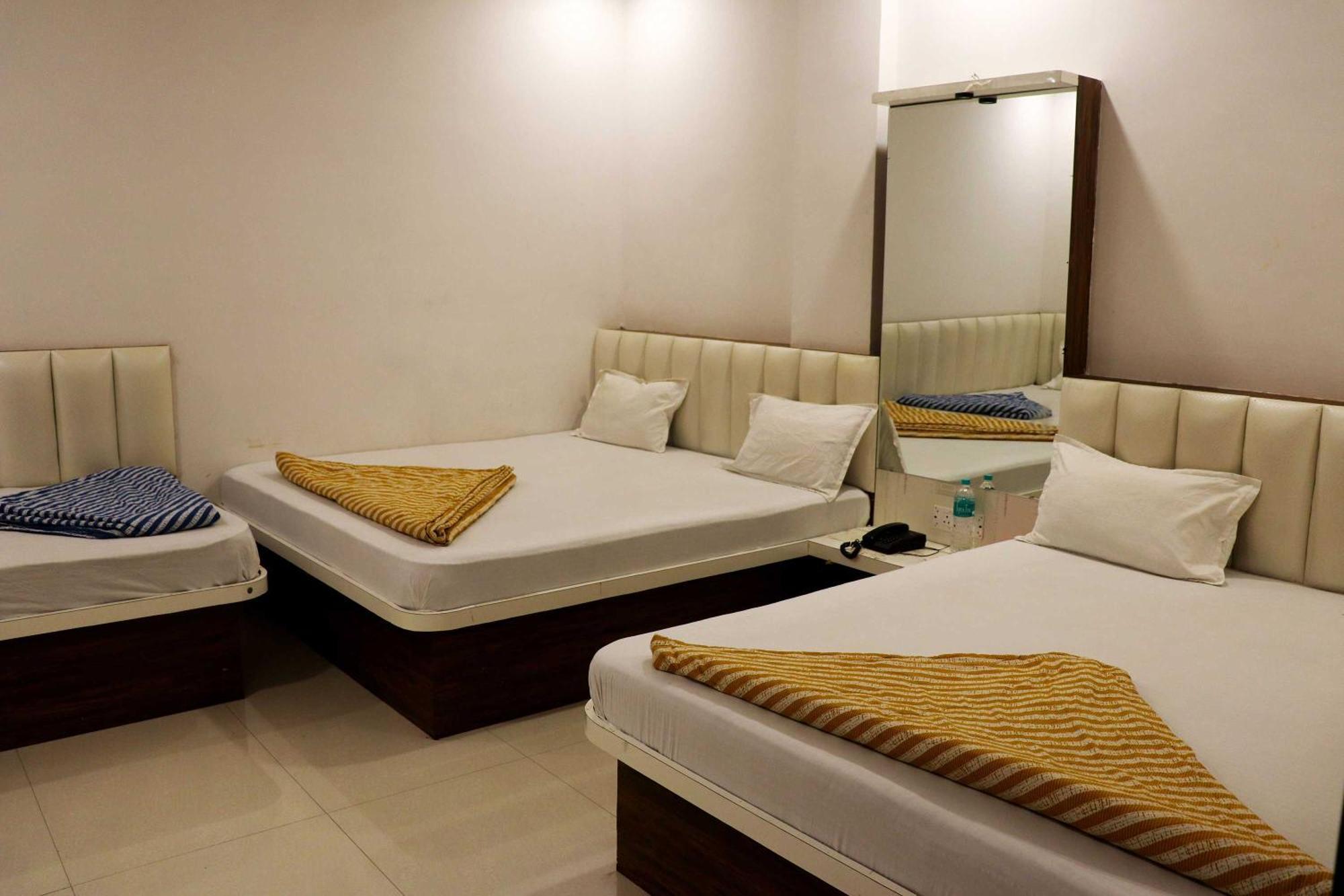 Hotel Gayatri Palace Godarpura Экстерьер фото