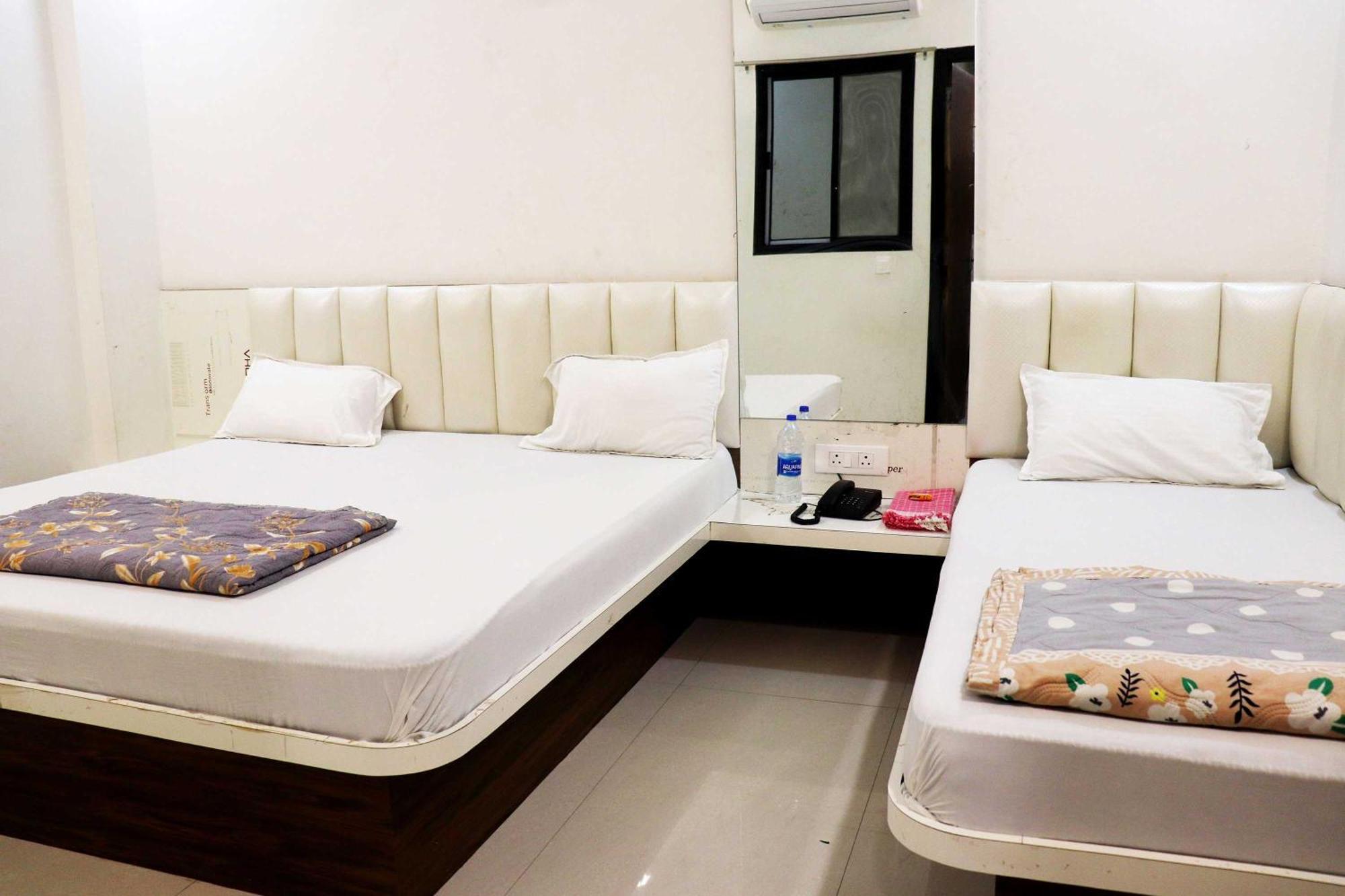 Hotel Gayatri Palace Godarpura Экстерьер фото