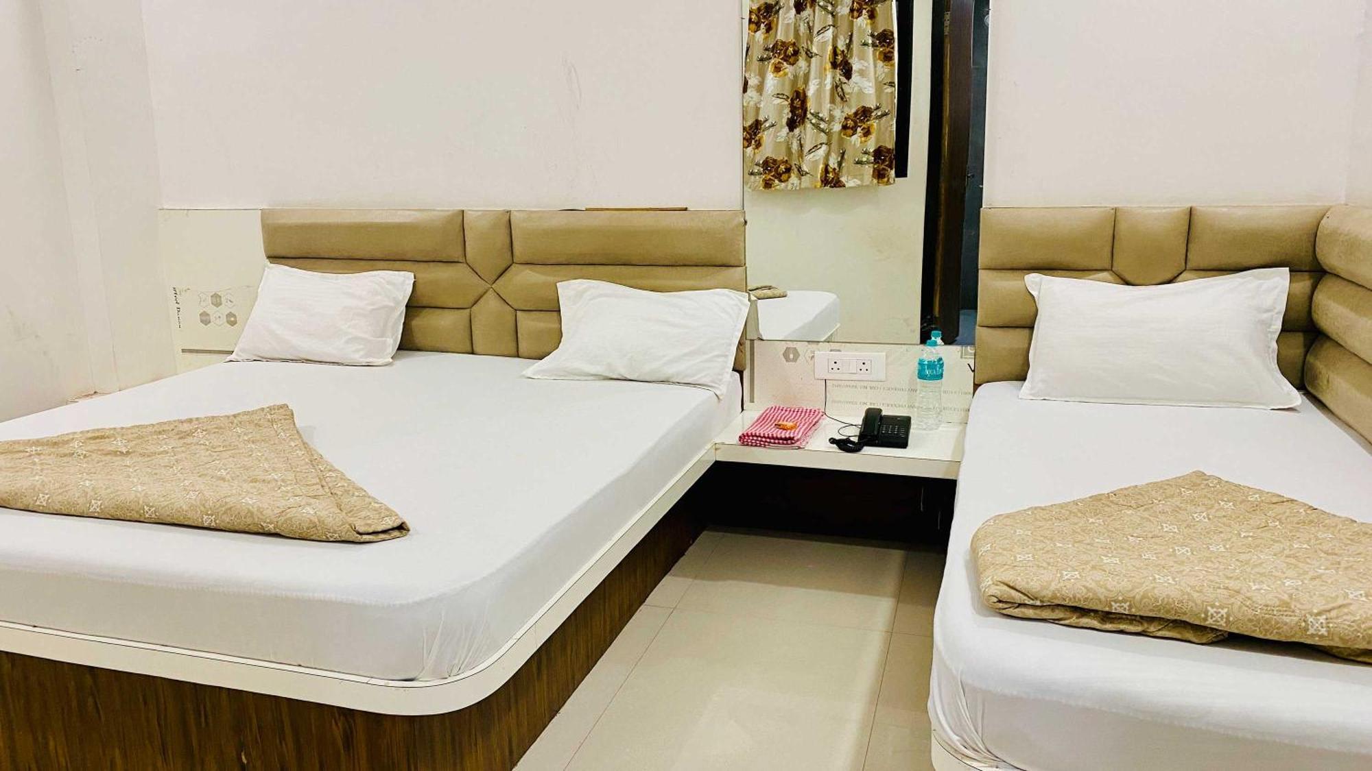 Hotel Gayatri Palace Godarpura Экстерьер фото