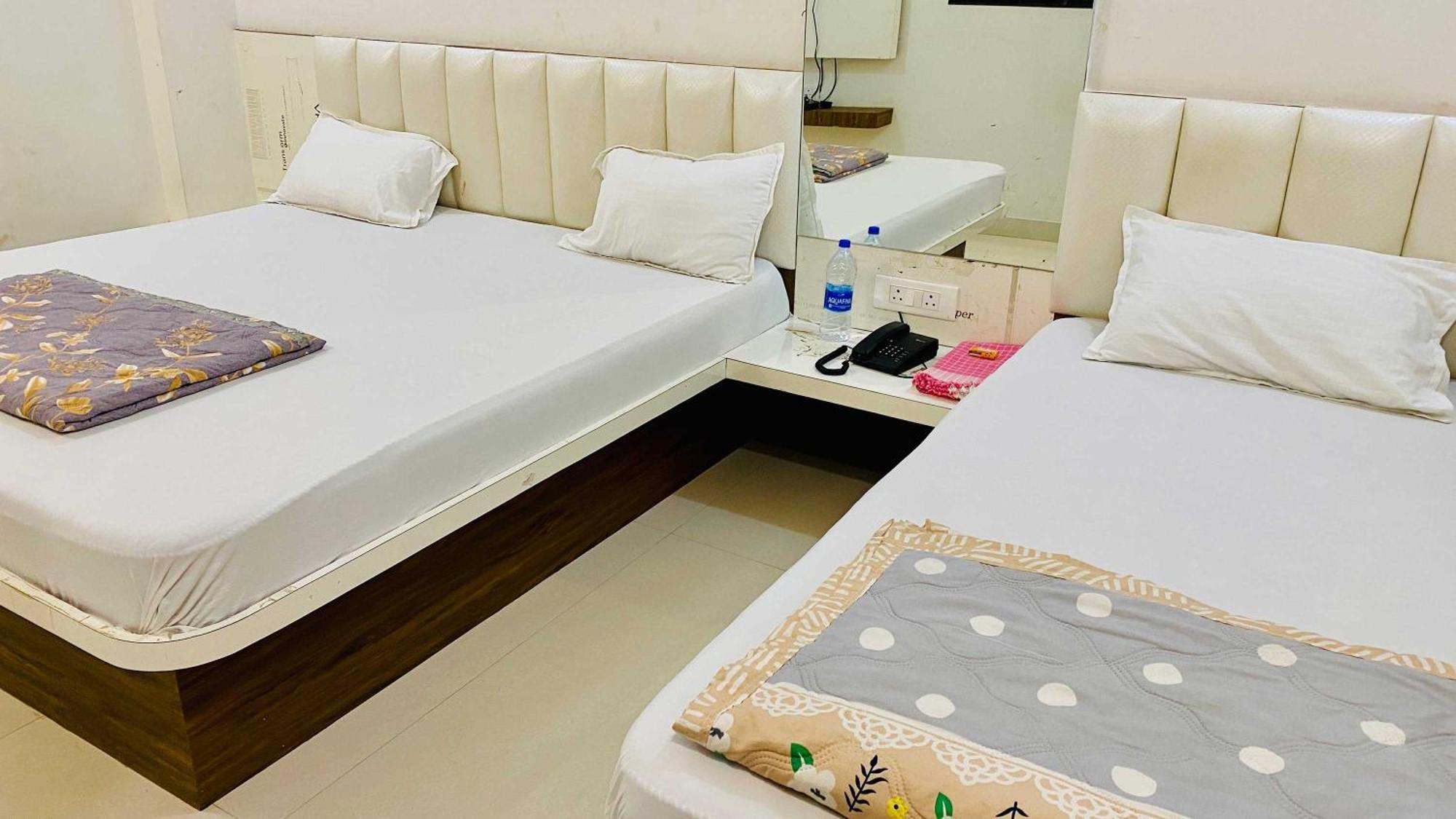 Hotel Gayatri Palace Godarpura Экстерьер фото