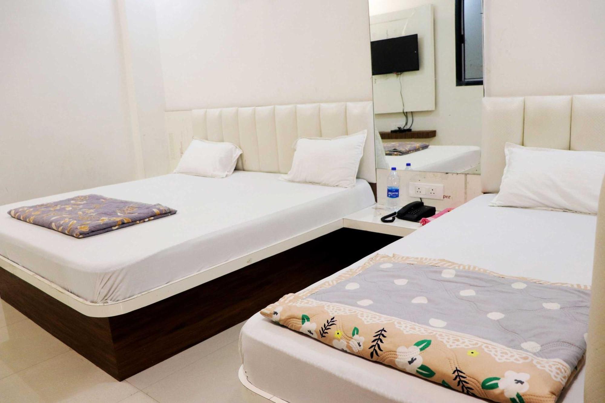 Hotel Gayatri Palace Godarpura Экстерьер фото