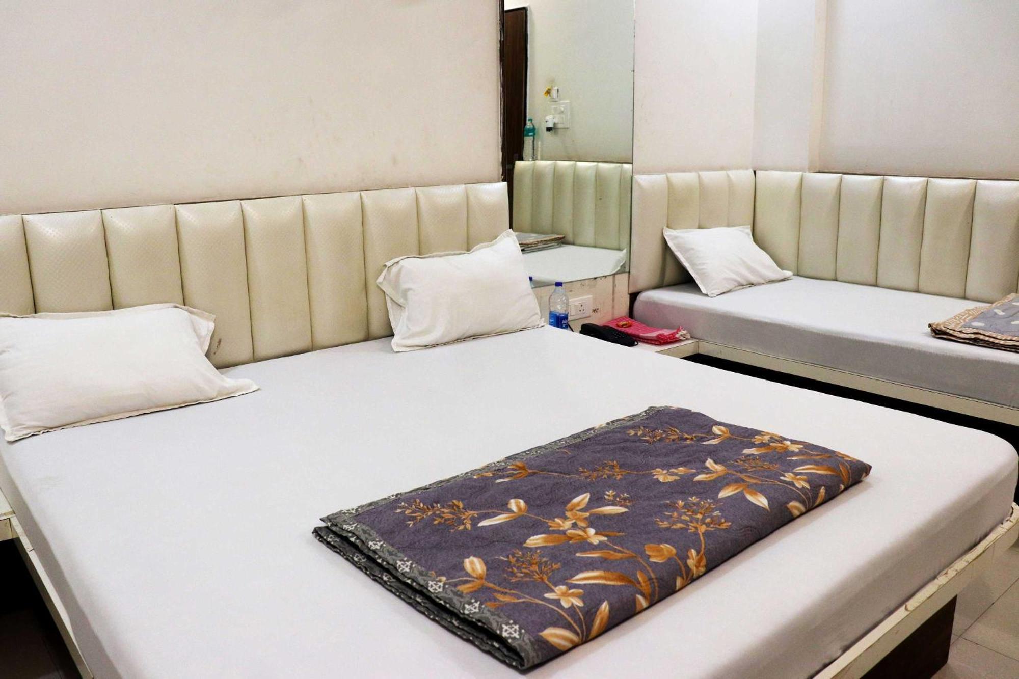 Hotel Gayatri Palace Godarpura Экстерьер фото