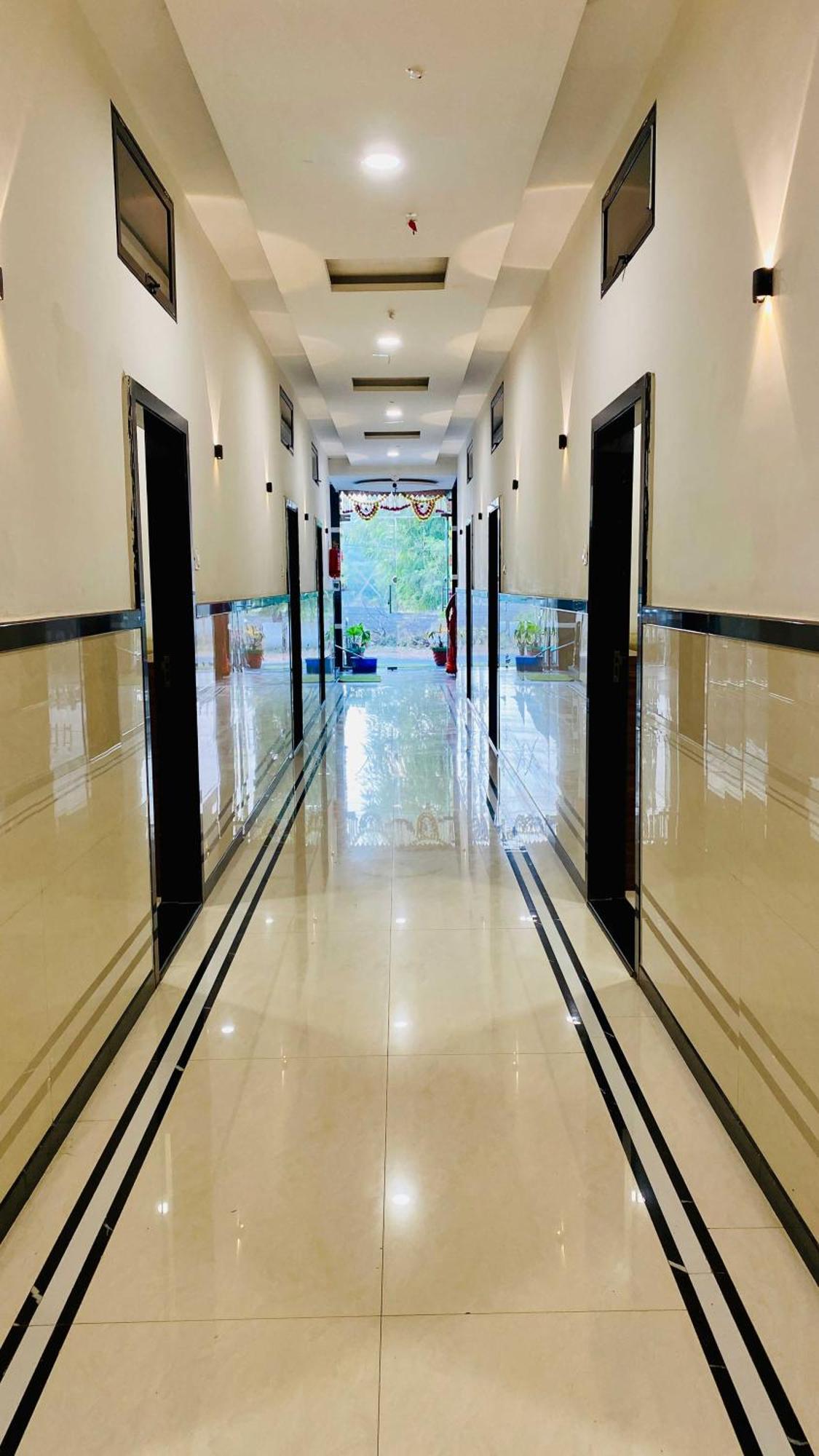 Hotel Gayatri Palace Godarpura Экстерьер фото